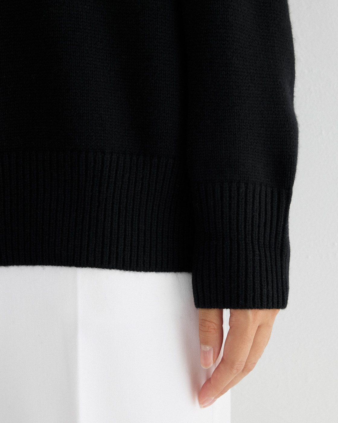 Свитер AKLLA VELVET BLACK BLEND